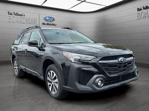Used 2023 Subaru Outback Premium AWD/4WD image 2