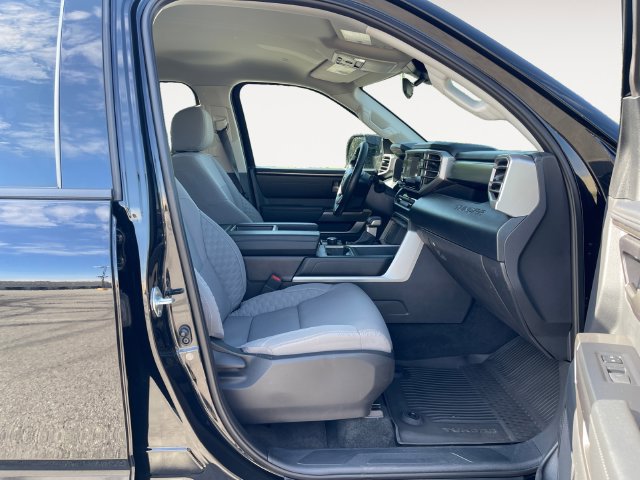 Used 2024 Toyota Tundra SR5 w/ SR5 Convenience Package AWD/4WD image 16