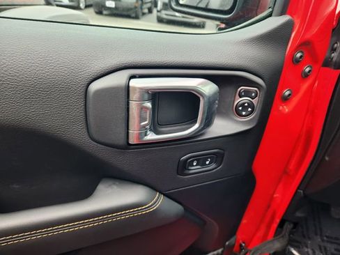 New 2026 Jeep Wrangler Unlimited Sahara AWD/4WD image 10