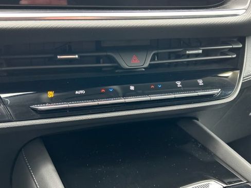 Certified 2025 Buick Envision Preferred AWD/4WD image 44