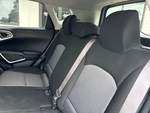 Used 2024 Kia Soul LX w/ Option Group 015 FWD image 5