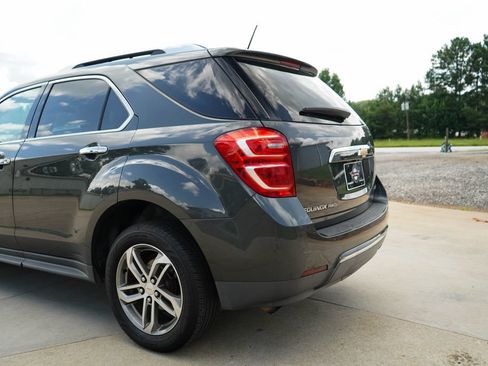 Used 2017 Chevrolet Equinox Premier w/ Enhanced Convenience Package AWD/4WD image 21