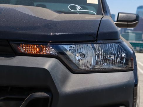 Used 2023 Chevrolet Colorado W/T RWD image 7