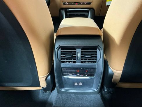 Certified 2025 BMW 330i Sedan w/ Convenience Package RWD image 28