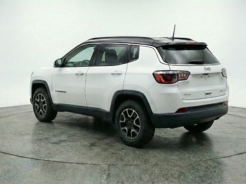 Used 2025 Jeep Compass Trailhawk AWD/4WD image 6