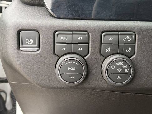 Used 2026 Chevrolet Silverado 2500 LTZ AWD/4WD image 5