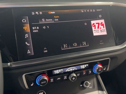 Used 2024 Audi Q3 2.0T Premium Plus image 23