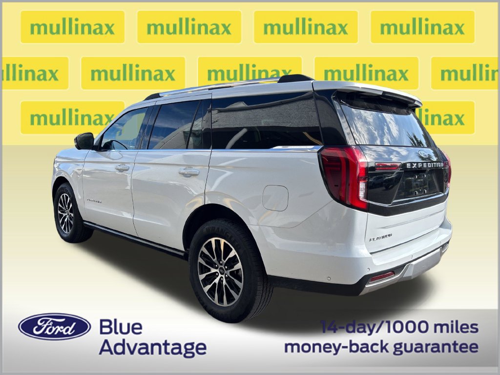 Used 2025 Ford Expedition Platinum AWD/4WD image 3