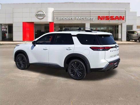New 2026 Nissan Pathfinder SL w/ SL Premium Package FWD image 5