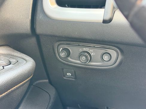 Used 2019 GMC Terrain SLT FWD image 18