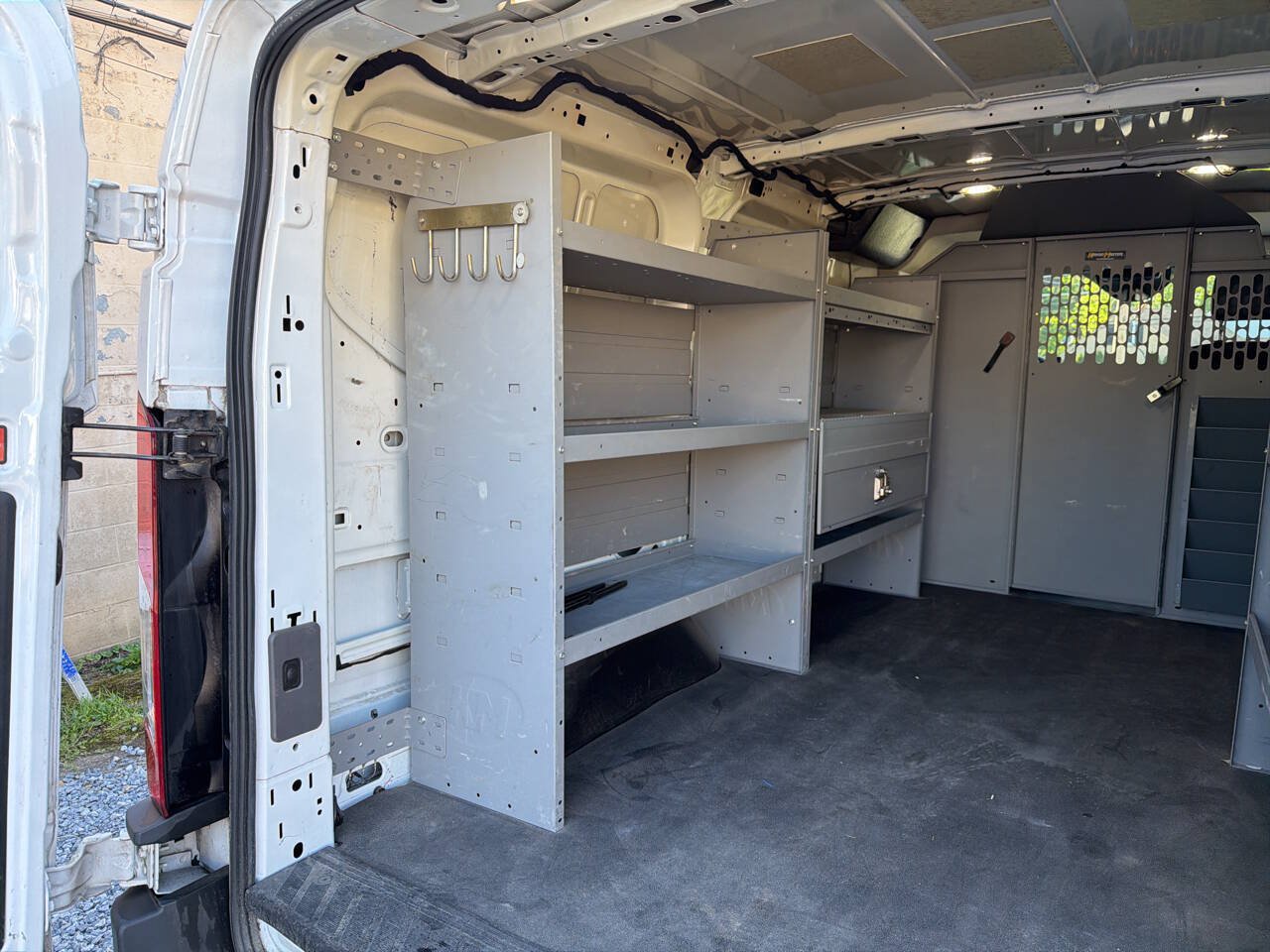 Used 2020 Ford Transit 150 Low Roof RWD image 22