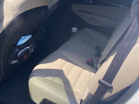 Used 2017 Kia Sorento EX w/ EX Advanced Touring Package FWD image 9