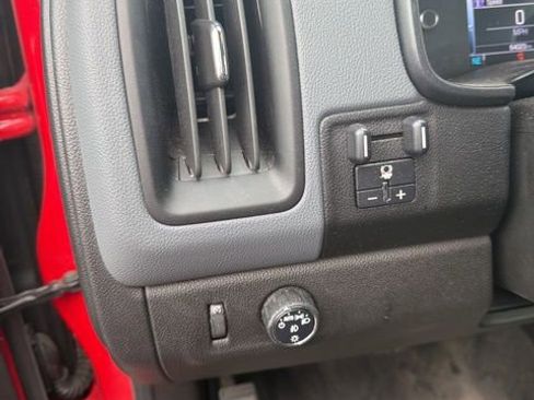 Used 2017 Chevrolet Colorado Z71 image 13