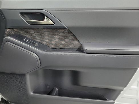 Used 2025 Lexus GX 550 w/ Accessory Package (2T) image 16