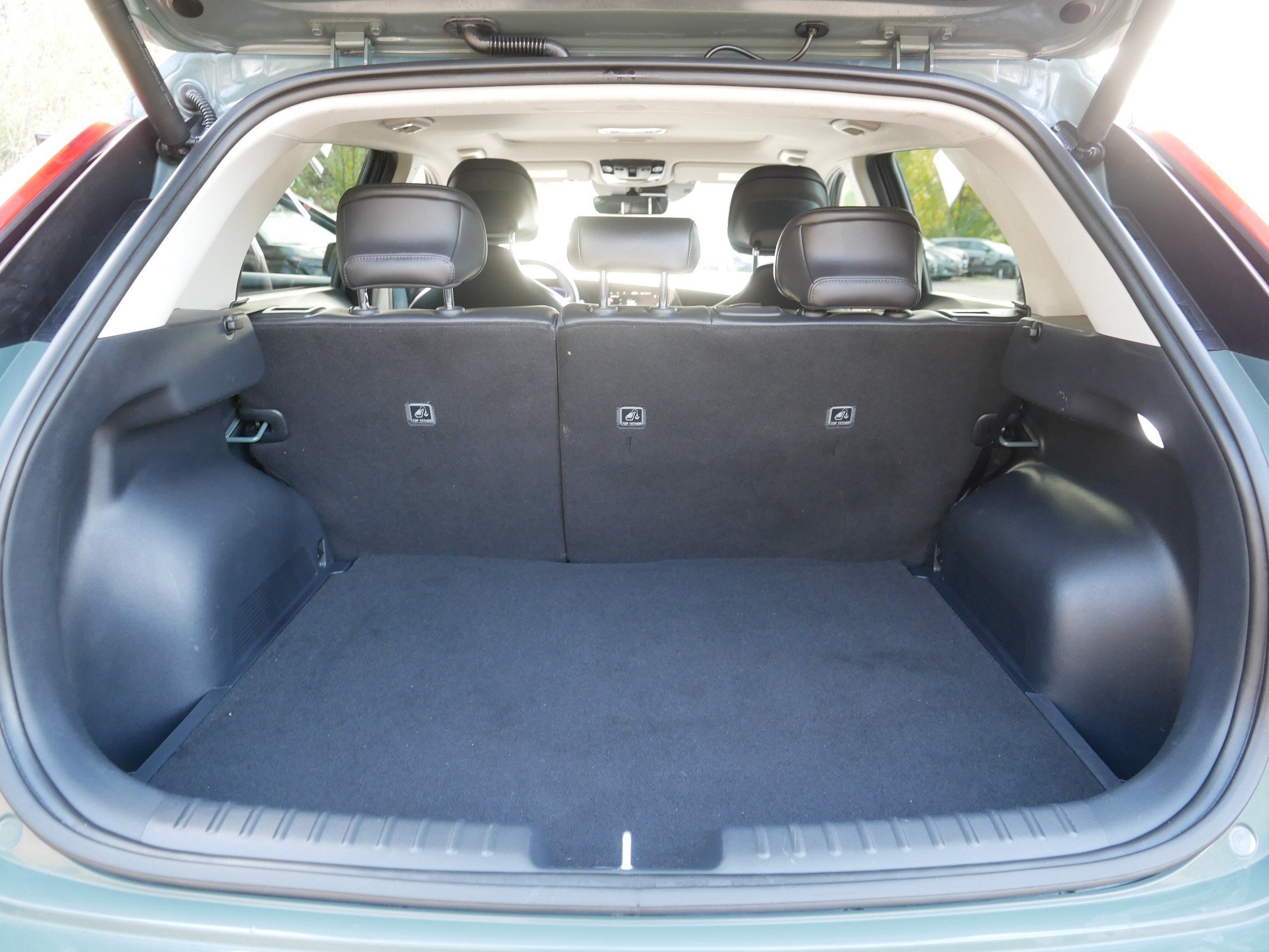 Certified 2025 Kia Niro SX Touring FWD image 18