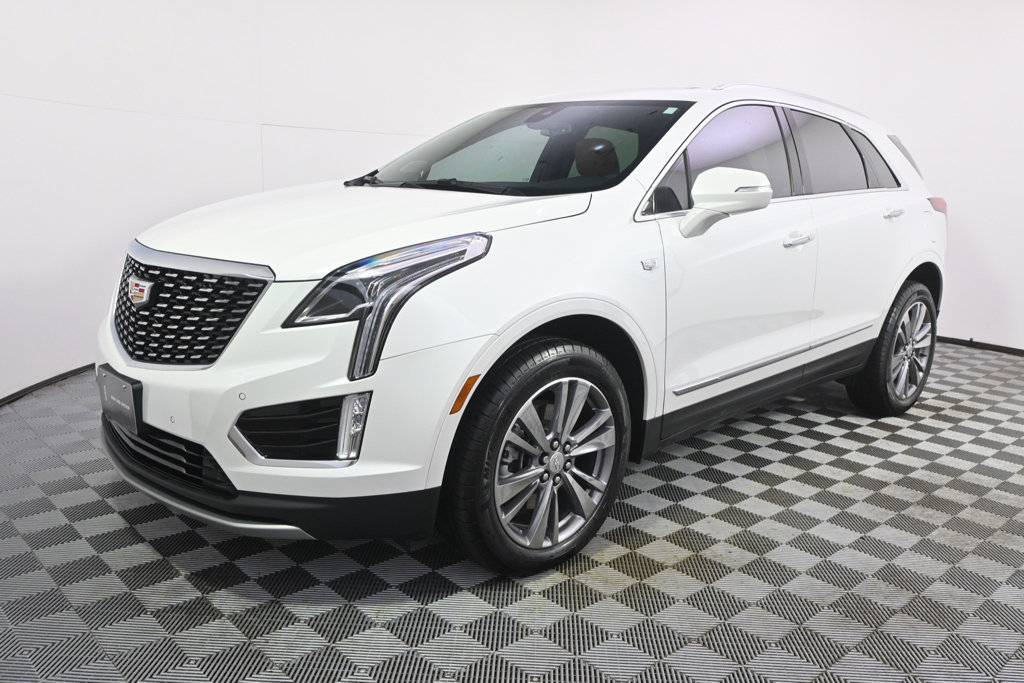 Used 2025 Cadillac XT5 Premium Luxury FWD image 2