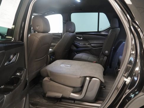 Used 2023 Chevrolet Traverse LT image 21