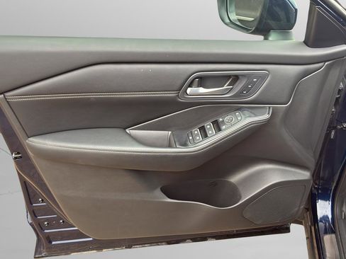 Used 2024 Nissan Rogue SL w/ SL Premium Package image 19