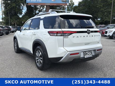 Used 2023 Nissan Pathfinder SL FWD image 3