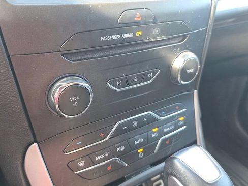 Used 2017 Ford Edge SEL w/ Equipment Group 201A AWD/4WD image 19