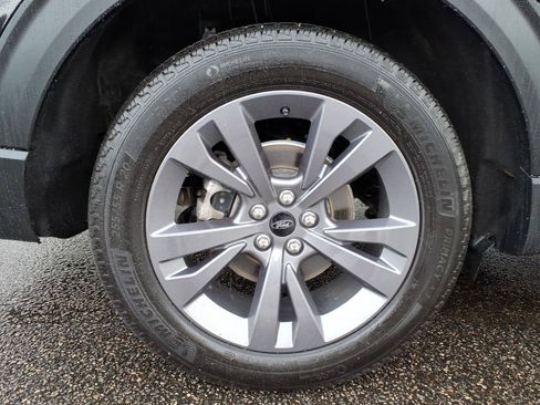 Certified 2025 Ford Explorer Active w/ Active Comfort Package AWD/4WD image 10