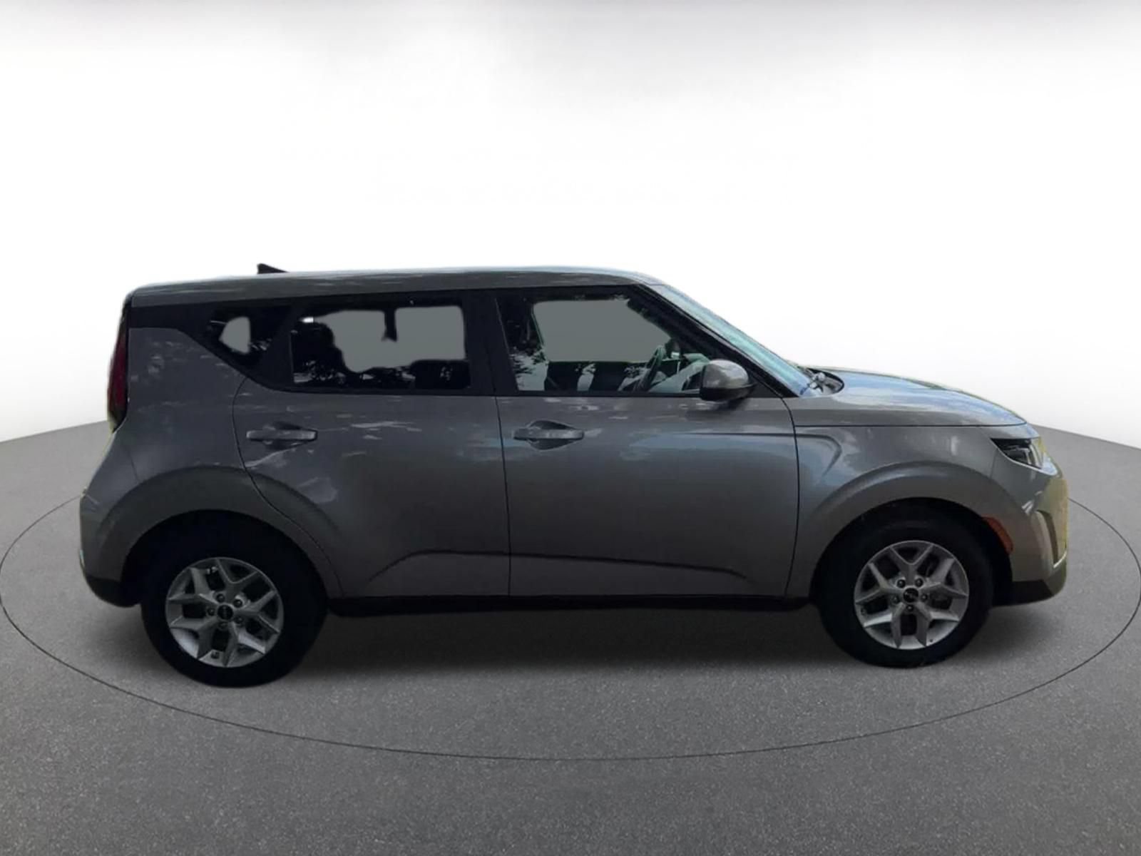 Used 2025 Kia Soul LX w/ LX Technology Package FWD image 15