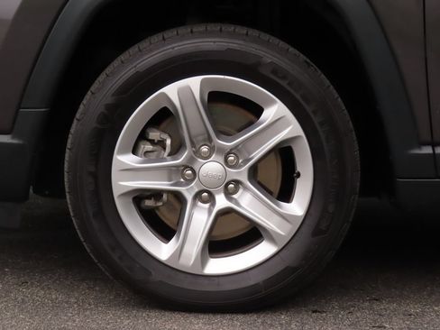 Certified 2023 Jeep Compass Latitude AWD/4WD image 10