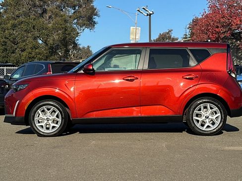 Used 2024 Kia Soul LX w/ Option Group 015 image 7