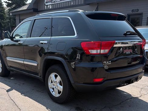 Used 2011 Jeep Grand Cherokee Laredo w/ Security & Convenience Group AWD/4WD image 16