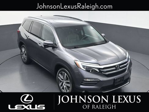 Used 2017 Honda Pilot Touring image 23