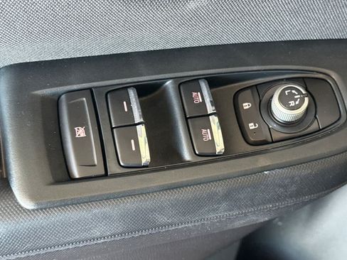 Used 2025 Subaru Forester Premium AWD/4WD image 11