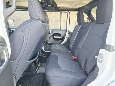 Used 2021 Jeep Wrangler Unlimited Rubicon w/ Xtreme Recon 35" Tire Package image 12