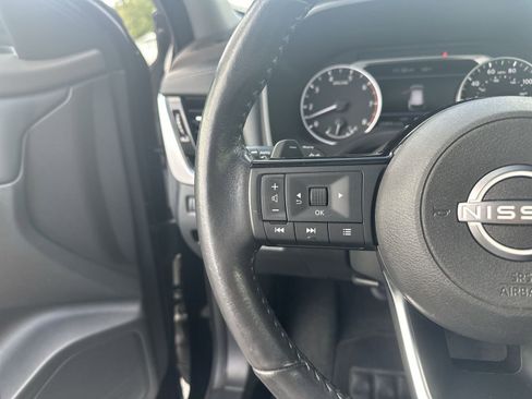 Certified 2022 Nissan Rogue SV w/ SV Premium Package image 22