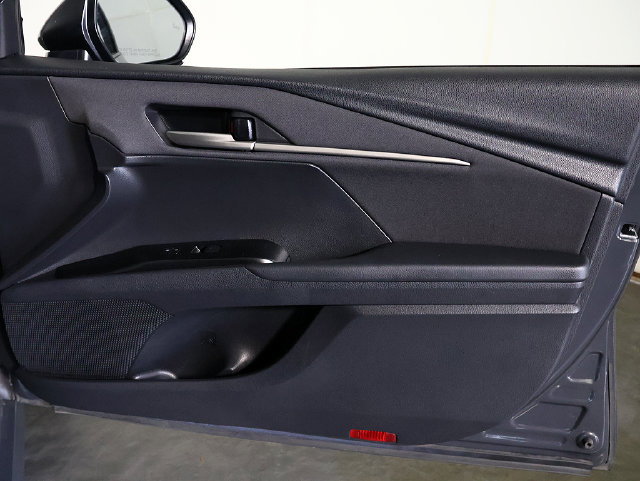 Used 2025 Toyota Camry LE FWD image 31