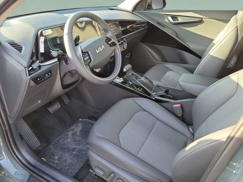New 2026 Kia Niro EX FWD image 14