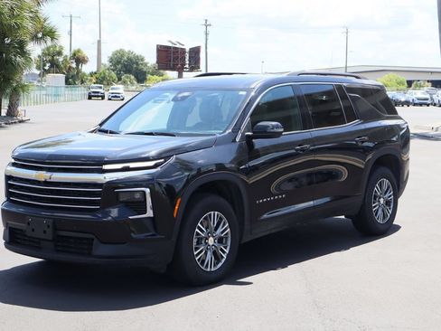 Used 2026 Chevrolet Traverse LT FWD image 5