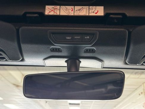 Used 2019 Jeep Wrangler Unlimited Sahara AWD/4WD image 21