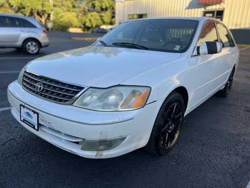 Used 2004 Toyota Avalon XLS FWD image 1