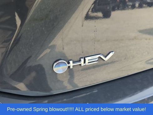 Used 2025 Toyota Camry SE FWD image 11