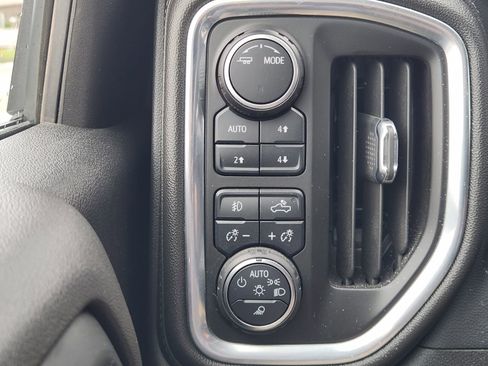 Used 2022 Chevrolet Silverado 2500 High Country w/ Z71 Off-Road Package image 16