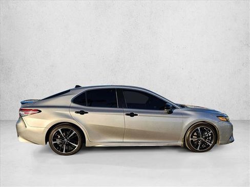 Used 2019 Toyota Camry XSE image 4