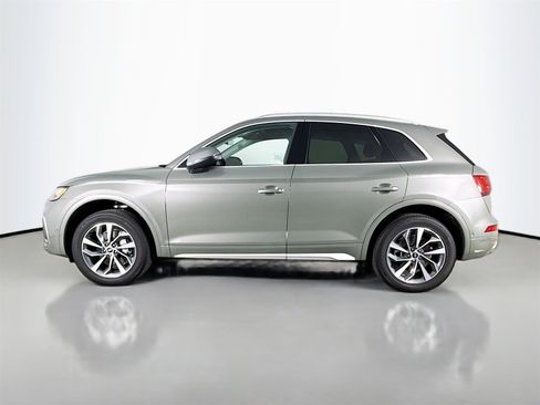 Certified 2023 Audi Q5 2.0T Prestige w/ Prestige Package image 4