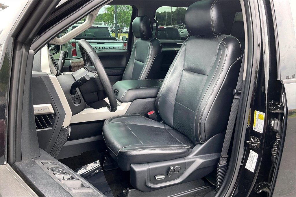 Used 2017 Ford F250 Lariat w/ Lariat Ultimate Package AWD/4WD image 19
