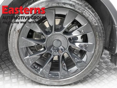 Used 2022 Tesla Model Y Long Range AWD/4WD image 8