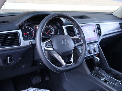 Used 2021 Volkswagen Atlas SE image 15
