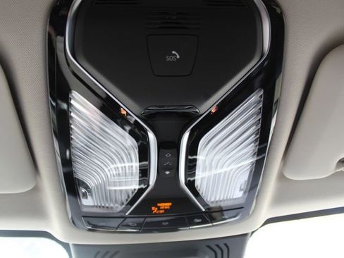 Used 2022 BMW X7 xDrive40i w/ Executive Package AWD/4WD image 25