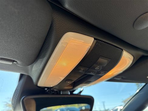 Used 2016 Mercedes-Benz E 400 Cabriolet image 28