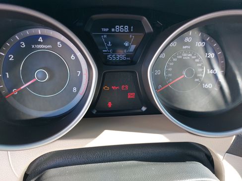 Used 2014 Hyundai Elantra SE image 19