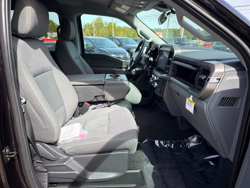 Used 2025 Ford F150 XLT w/ Equipment Group 301A Standard AWD/4WD image 26