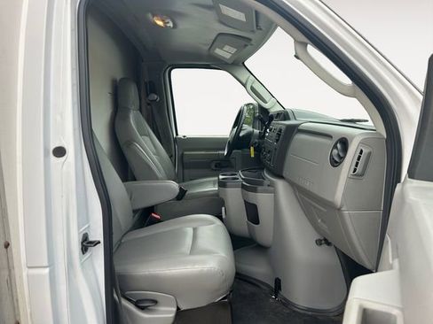 Used 2019 Ford E-350 and Econoline 350 Super Duty RWD image 14